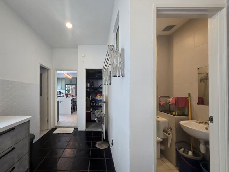 Condominium for Sale at Desa Eight - Jin Ooi - Corridor - PropertyGuru.com.my