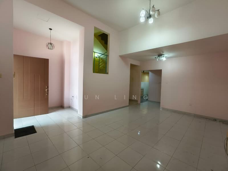 Terraced House for Sale in Puchong (Selangor) - Hun Ling - Entrance - PropertyGuru.com.my