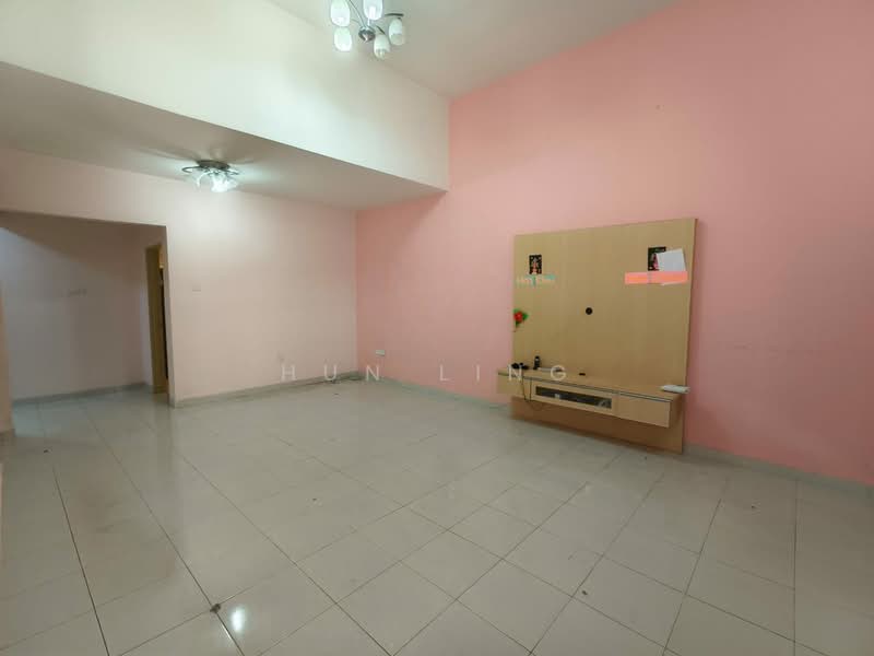 Terraced House for Sale in Puchong (Selangor) - Hun Ling - Living Room - PropertyGuru.com.my