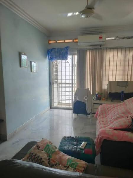 Pangsapuri untuk Dijual di Subang Perdana Goodyear Court 6 - Lydia Loo - Living Room - PropertyGuru.com.my