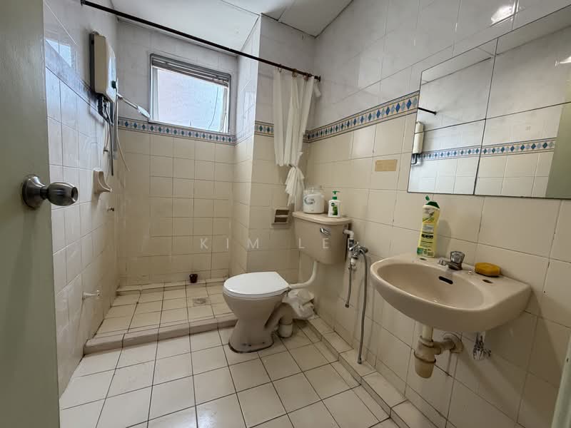 Condominium for Rent at Forest Green - Kim Lee - Bathroom - PropertyGuru.com.my