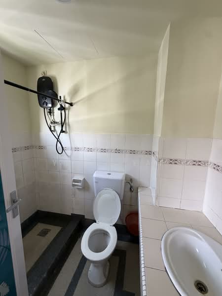 Apartment for Rent at Prima Saujana - Yenny Yap - Bathroom - PropertyGuru.com.my