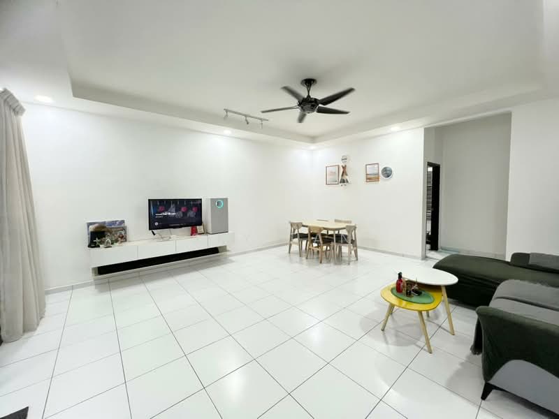 Setia Tropika untuk Untuk Dijual - RM 788,000, Mac 2026 - Living Room - PropertyGuru.com.my