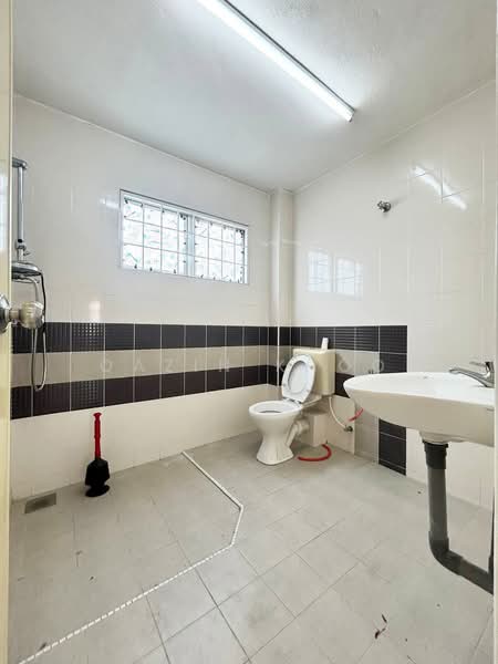 Bandar Seri Botani untuk Untuk Dijual - RM 338,000, Mac 2026 - Bathroom - PropertyGuru.com.my