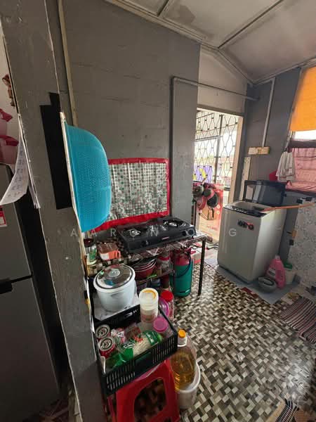 Seksyen 1 Wangsa Maju Flat Block F untuk Untuk Disewa - RM 850 /bulan, Mac 2026 - Kitchen - PropertyGuru.com.my