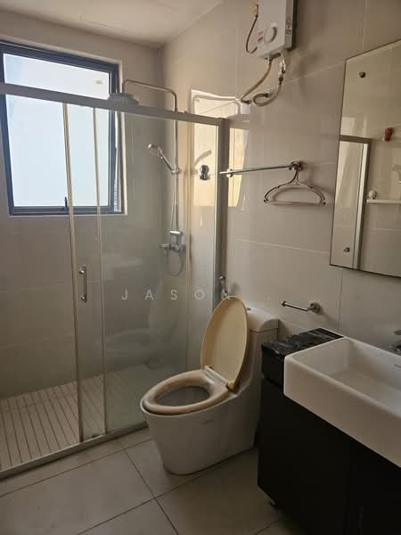 Lovell @ Country Garden Danga Bay untuk Untuk Disewa - RM 3,400 /bulan, Mac 2026 - Bathroom - PropertyGuru.com.my