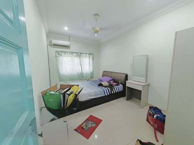 2-storey Terraced House for Sale in Kampung Pendamar (Klang) - Tom Lee - Bedroom - PropertyGuru.com.my
