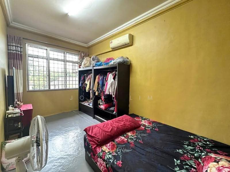 Rumah Berkembar untuk Dijual di Taman Bukit Kempas (Tampoi) - Jovel Lim - Bedroom - PropertyGuru.com.my
