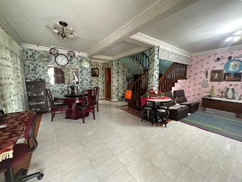 Rumah Berkembar untuk Dijual di Taman Bukit Kempas (Tampoi) - Jovel Lim - Living Room - PropertyGuru.com.my