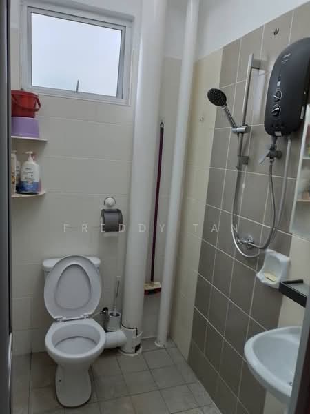 Apartment for Sale at Idaman Lavender 3 - Freddy Tan - Bathroom - PropertyGuru.com.my