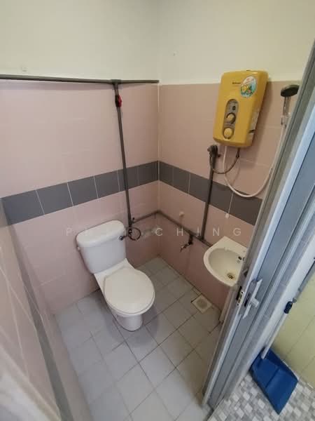 Batu Maung untuk Untuk Disewa - RM 2,500 /bulan, Mac 2026 - Bathroom - PropertyGuru.com.my