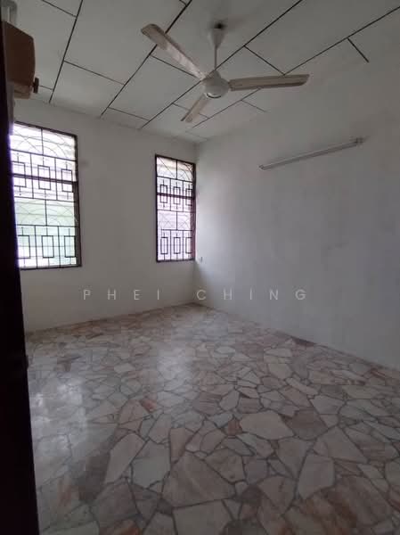 Batu Maung untuk Untuk Disewa - RM 2,500 /bulan, Mac 2026 - Bedroom - PropertyGuru.com.my