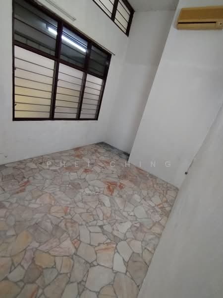 Batu Maung untuk Untuk Disewa - RM 2,500 /bulan, Mac 2026 - Bedroom - PropertyGuru.com.my