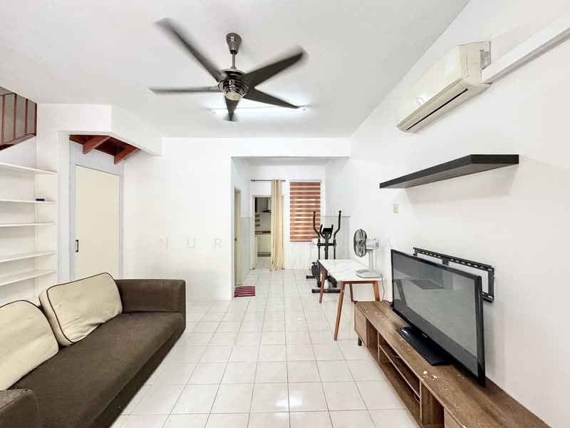 Bandar Saujana Putra untuk Untuk Dijual - RM 425,000, Mac 2026 - Living Room - PropertyGuru.com.my