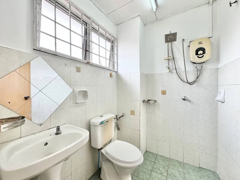 Bandar Saujana Putra untuk Untuk Dijual - RM 425,000, Mac 2026 - Bathroom - PropertyGuru.com.my