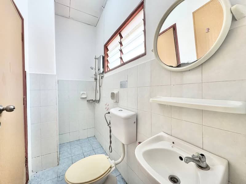 Bandar Saujana Putra untuk Untuk Dijual - RM 425,000, Mac 2026 - Bathroom - PropertyGuru.com.my