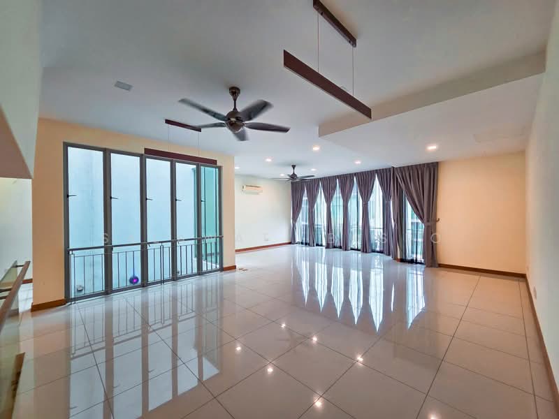 3-storey Terraced House for Sale in Cyberjaya (Selangor) - Salawati Busro - Living Room - PropertyGuru.com.my