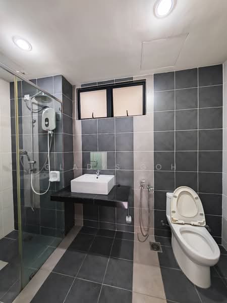 Upper East @ Tiger Lane untuk Untuk Disewa - RM 2,000 /bulan, Mac 2026 - Bathroom - PropertyGuru.com.my