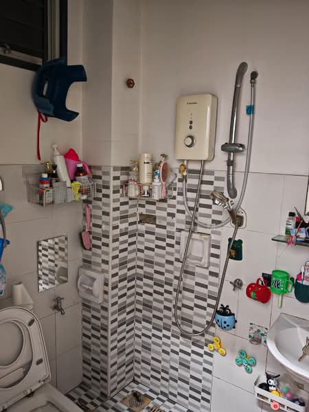 1-storey Terraced House for Sale in Setia Eco Gardens (Gelang Patah) - LING LIM - Bathroom - PropertyGuru.com.my