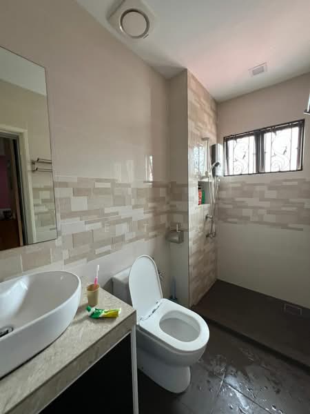 2-storey Terraced House for Sale in Bandar Kinrara Seksyen 6 (Bandar Kinrara) - Kent Lai - Bathroom - PropertyGuru.com.my