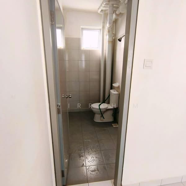 Apartment for Rent at Residensi Idaman - Azizirrahim . - Bathroom - PropertyGuru.com.my