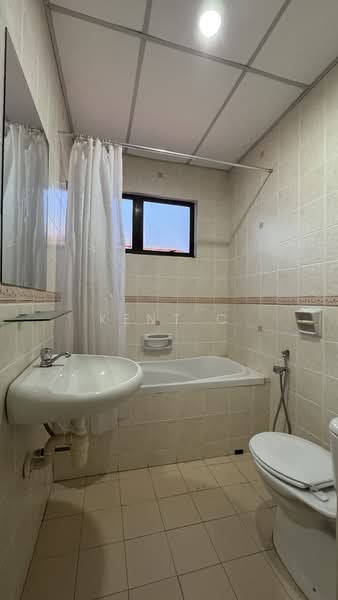 Golf Vista Resort Homes untuk Untuk Dijual - RM 330,000, Mac 2026 - Bathroom - PropertyGuru.com.my