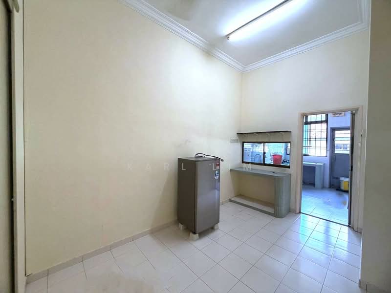 1-storey Terraced House for Sale in Taman Puteri Wangsa (Ulu Tiram) - Karl Lim - Kitchen - PropertyGuru.com.my