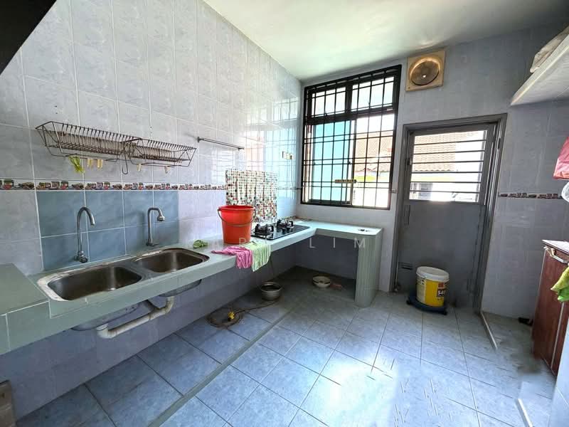1-storey Terraced House for Sale in Taman Puteri Wangsa (Ulu Tiram) - Karl Lim - Kitchen - PropertyGuru.com.my