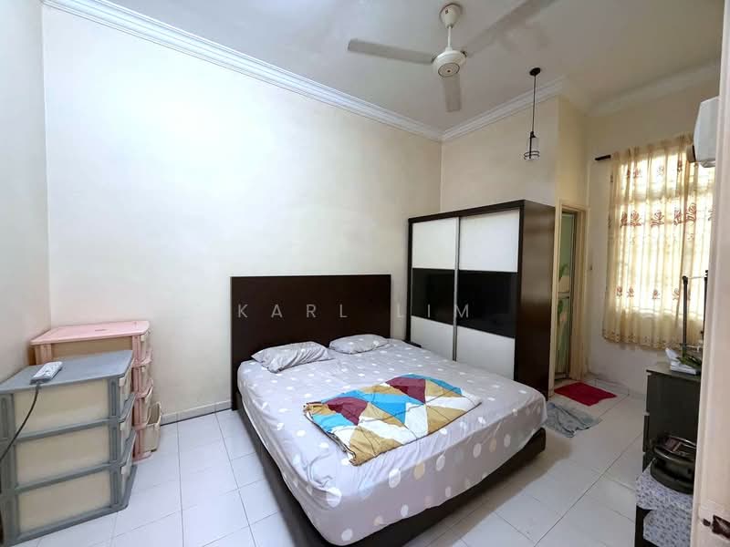 1-storey Terraced House for Sale in Taman Puteri Wangsa (Ulu Tiram) - Karl Lim - Bedroom - PropertyGuru.com.my