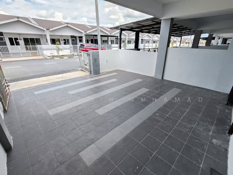 1-storey Terraced House for Rent in Sitiawan (Perak) - Muinuddin Muhamad - Exterior - PropertyGuru.com.my