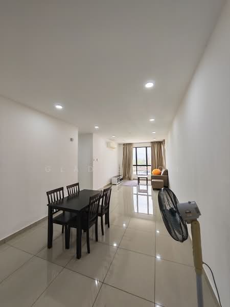 Upper East @ Tiger Lane untuk Untuk Disewa - RM 2,000 /bulan, Mac 2026 - Living Room - PropertyGuru.com.my