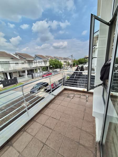 Cluster House for Sale in Tanjung Dua Belas (Jenjarom) - Hawa Ibrahim - Balcony - PropertyGuru.com.my