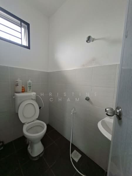 2-storey Terraced House for Sale in Taman Kota Jaya (Kota Tinggi) - Christine Cham - Bathroom 1 - PropertyGuru.com.my
