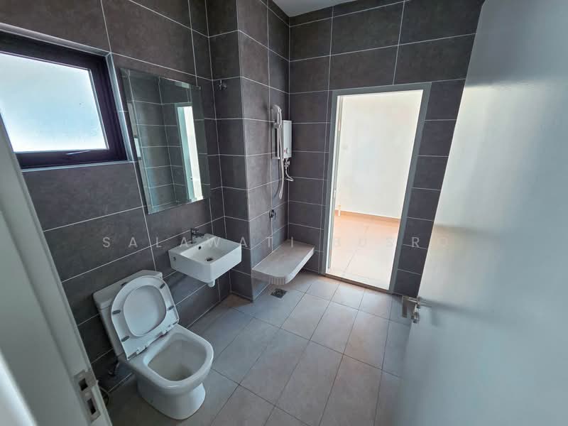 Semi-Detached House for Sale in Cyber 10 (Cyberjaya) - Salawati Busro - Bathroom - PropertyGuru.com.my
