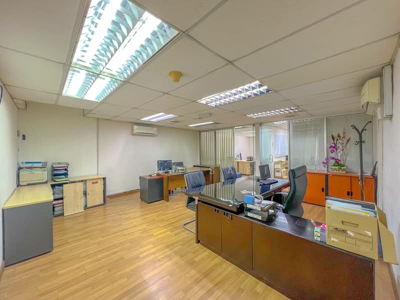 3 Storey Shoplot Ofiice Sekysen 13 Shah Alam untuk Untuk Dijual - RM 5,050,000, Mac 2026 - PropertyGuru.com.my