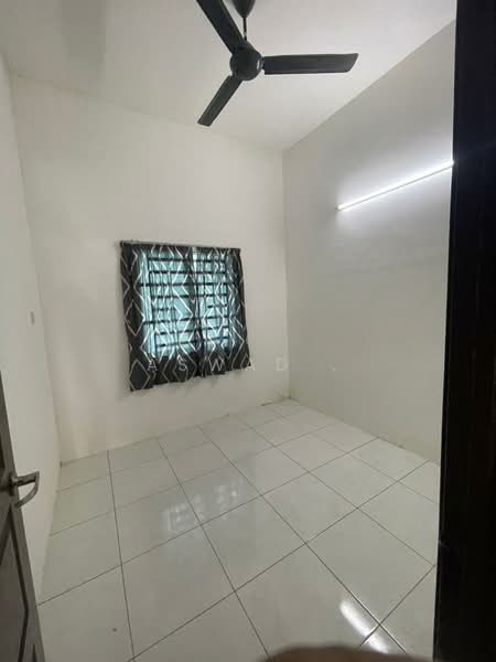 Taman Kamunting Mutiara, Taiping untuk Untuk Dijual - RM 300,000, Mac 2026 - Bedroom 2 - PropertyGuru.com.my