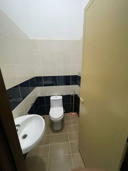 Taman Kamunting Mutiara, Taiping untuk Untuk Dijual - RM 300,000, Mac 2026 - Bathroom - PropertyGuru.com.my