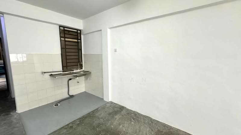 Taman Ehsan Jaya untuk Untuk Disewa - RM 800 /bulan, Mac 2026 - Kitchen - PropertyGuru.com.my