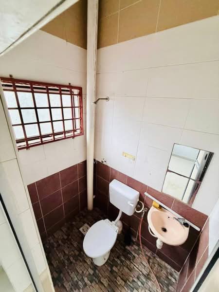 2-storey Terraced House for Sale in Ampang Jaya (Ampang) - Azmi Ma - Bathroom - PropertyGuru.com.my