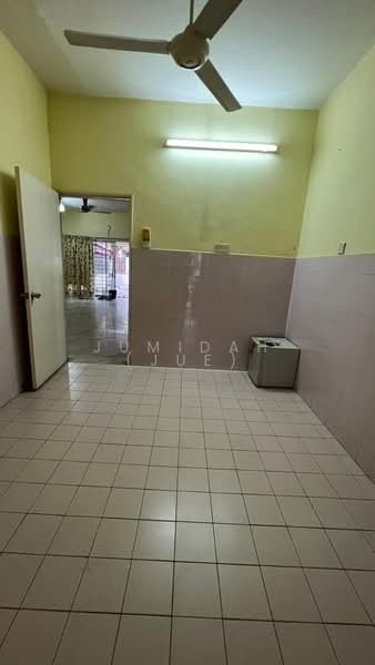 Jalan Bukit Permai 5 , Taman Bukit Permai untuk Untuk Disewa - RM 1,500 /bulan, Mac 2026 - Interior - PropertyGuru.com.my