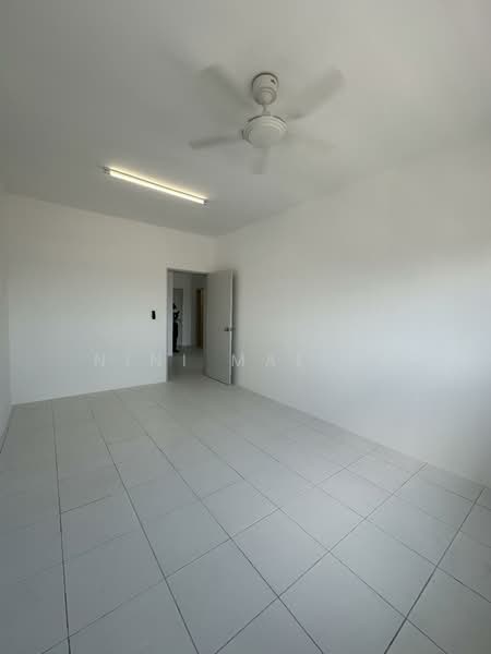 Condominium for Rent at Residensi Sateria - Nini Malini - 2nd Bedroom - PropertyGuru.com.my