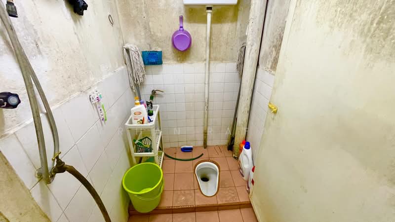 Taman Seri Ampang untuk Untuk Dijual - RM 390,000, Mac 2026 - Bathroom - PropertyGuru.com.my