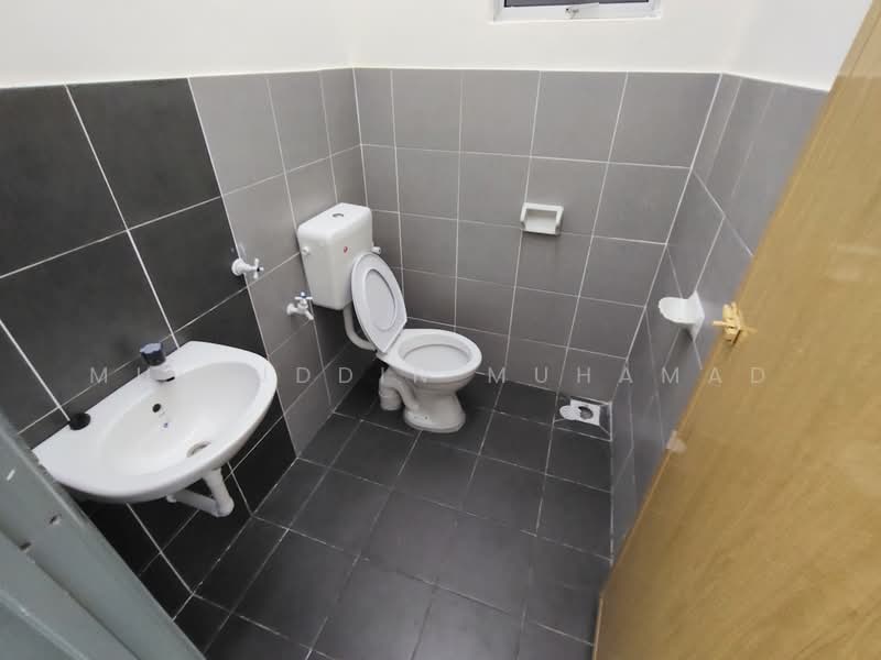 1-storey Terraced House for Rent in Sitiawan (Perak) - Muinuddin Muhamad - Bathroom - PropertyGuru.com.my