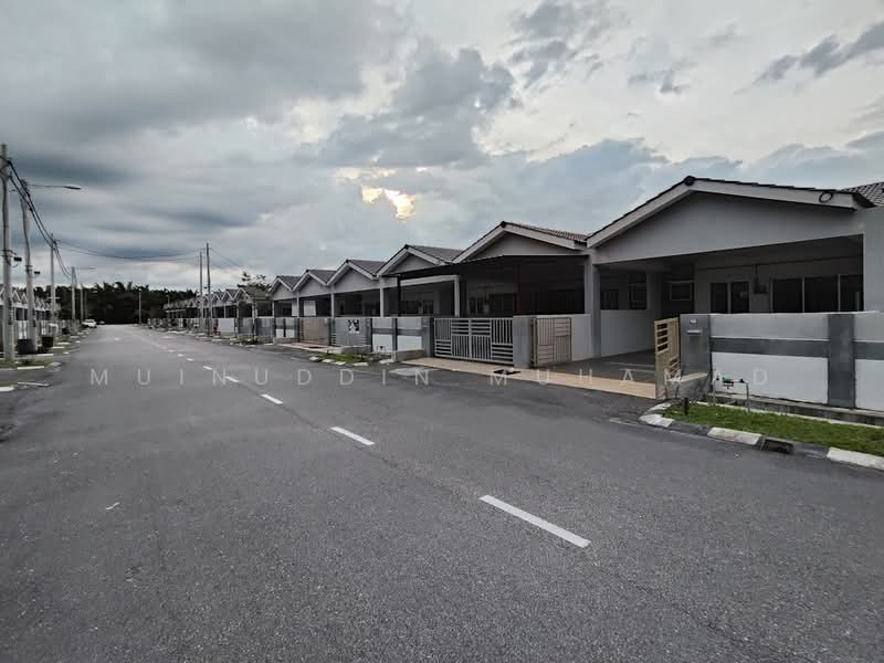 1-storey Terraced House for Rent in Sitiawan (Perak) - Muinuddin Muhamad - Exterior - PropertyGuru.com.my