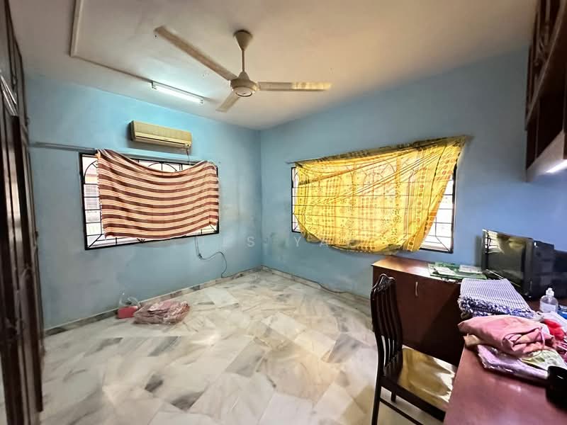 Bungalow for Sale in Taman Sri Hijau (Rawang) - Des Yap - Bedroom - PropertyGuru.com.my