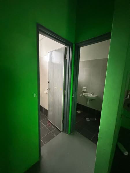 Shop for Rent in Bandar Cemerlang (Ulu Tiram) - Kino Jaw - Bathroom - PropertyGuru.com.my