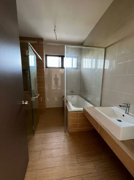 Rumah Berkembar untuk Dijual di Eco Sanctuary (Telok Panglima Garang) - Wilson Ng - Bathroom - PropertyGuru.com.my