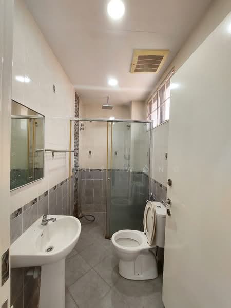 Semi-Detached House for Sale in Bandar Tun Hussein Onn (Cheras) - Louis Wong - Bathroom - PropertyGuru.com.my