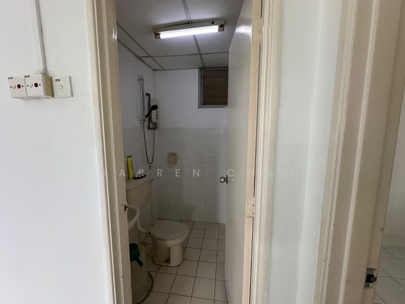 Garden Park untuk Untuk Disewa - RM 1,000 /bulan, Mac 2026 - Bathroom - PropertyGuru.com.my
