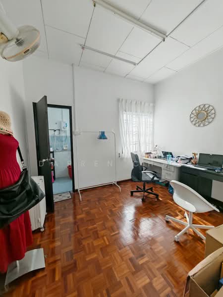 2-storey Terraced House for Sale in Bandar Putra (Kulai) - Darren Chai - Study - PropertyGuru.com.my